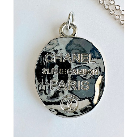 AUTHENTIC CHANEL HAMMERED TAG STYLE SILVER TONE ZIPPER PULL PENDANT - Picture 1 of 6